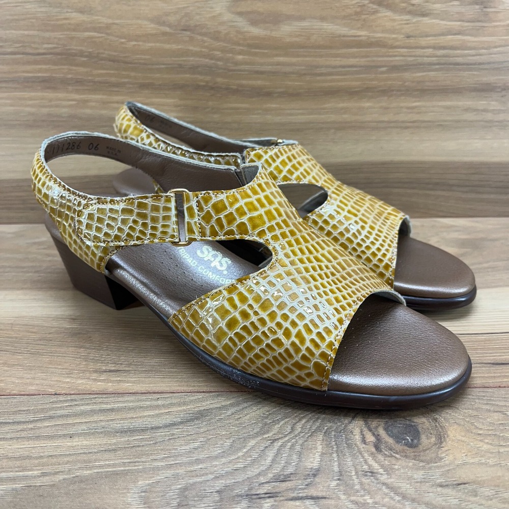 SAS Womens Size 7.5 M Gold Croc Embossed Patent Leather Comfort Sandals